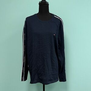 Tommy Hilfiger sleepwear long sleeve with logo on the sleeves in navy size XL.